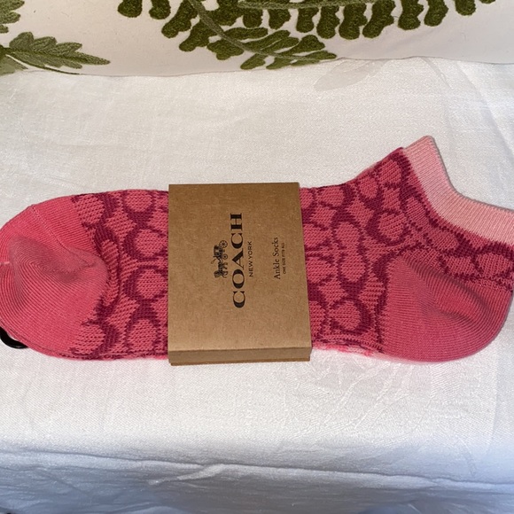 ❌❌❌SOLD SOLD❌❌❌❌NWT Coach Ankle Socks - Picture 2 of 8